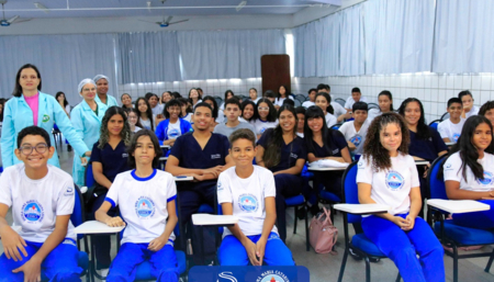 Oficina “Óleo não é lixo” leva educação ambiental e sustentabilidade à Escola Catarina Levrini com apoio da Faculdade CET.

